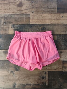 Lululemon Raspberry Cream MR Hotty Hot Shorts Size 6